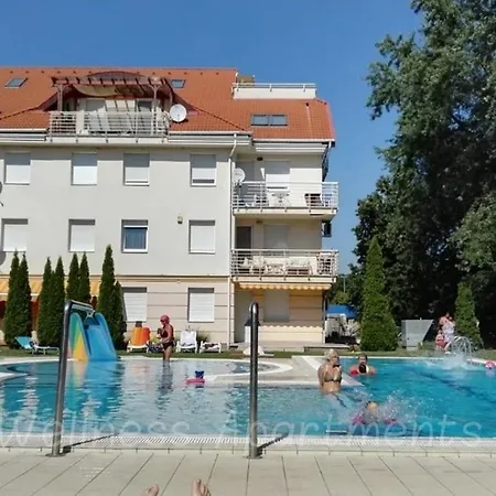 Aqua Wellness Apartments Hajduszoboszlo Exterior photo